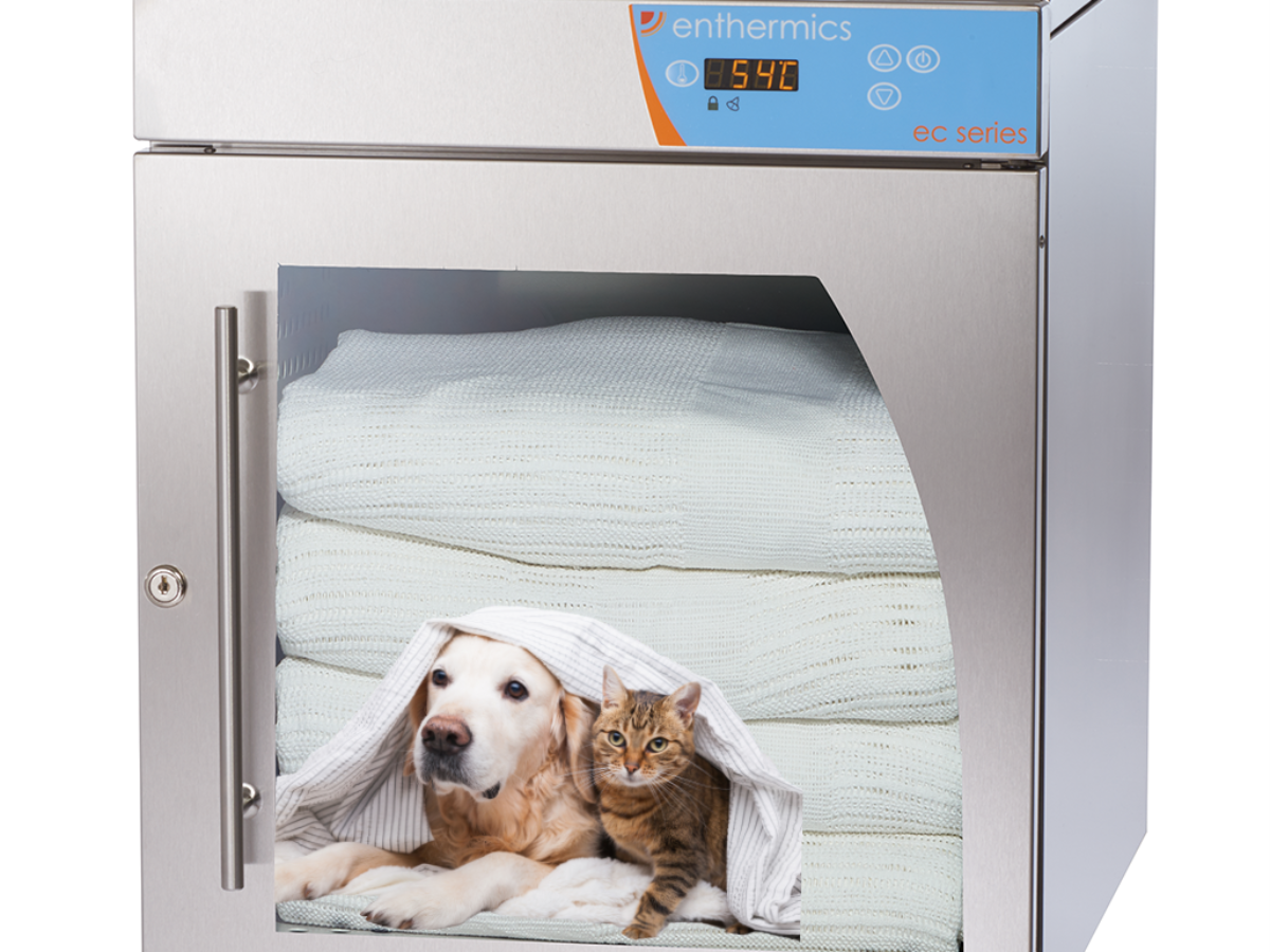 Kennel warmer outlet